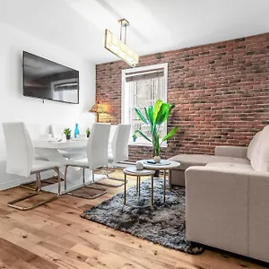Beautiful 3-bedrooms In Heart Of Plateau Mont-royal Montréal